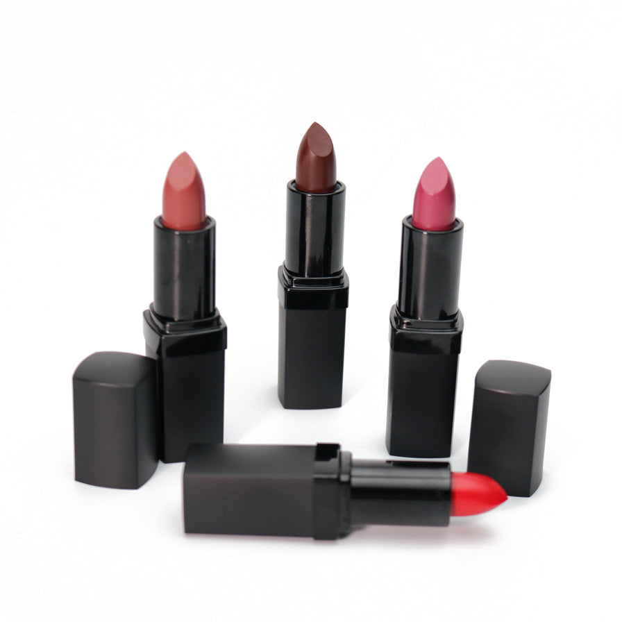 Lips That Captivate – Luxurious Seduction